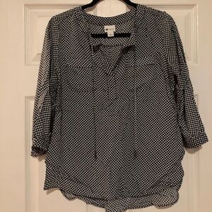 Stylus Black and White Women's Top